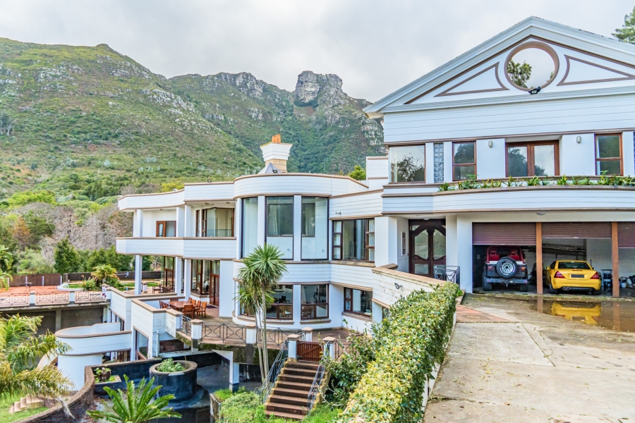 10 Bedroom Property for Sale in Bishopscourt Western Cape